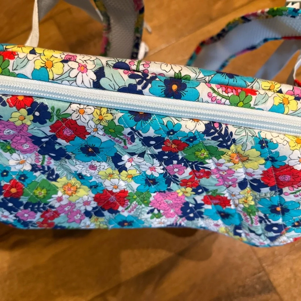 Vera Bradley Floral Essential Expandable Backpack NWOT - Picture 7 of 9